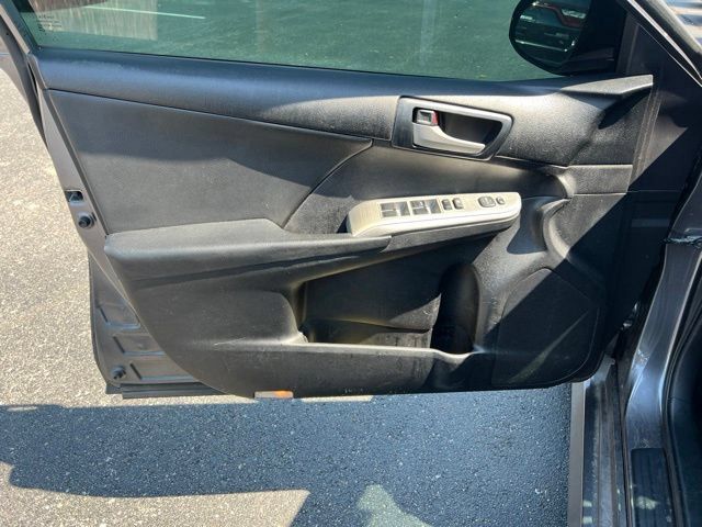 Used 2014 Toyota Camry SE w/ Fleet Convenience Package FWD image 23
