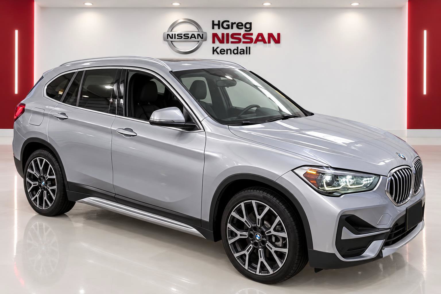 Used 2021 BMW X1 sDrive28i w/ Convenience Package FWD image 3