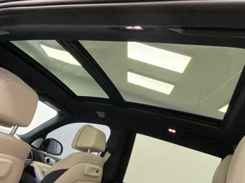 Used 2021 BMW ALPINA XB7 image 36