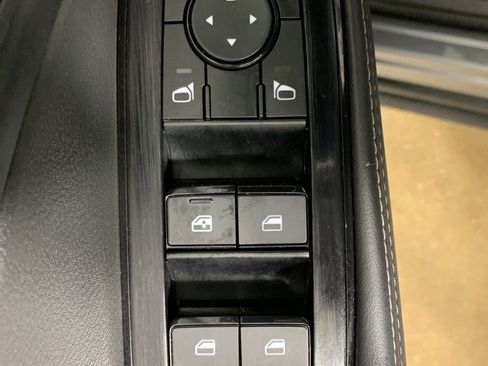 Used 2023 Nissan Rogue SV w/ SV Premium B Package image 17