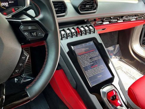 Used 2020 Lamborghini Huracan EVO AWD/4WD image 9