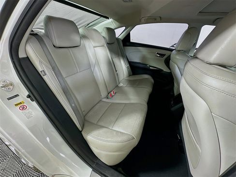 Used 2014 Toyota Avalon Limited image 33