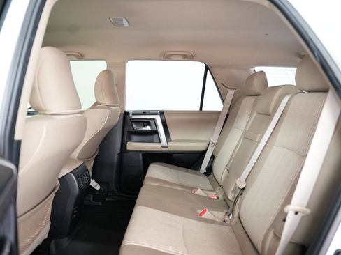 Used 2015 Toyota 4Runner SR5 AWD/4WD image 41
