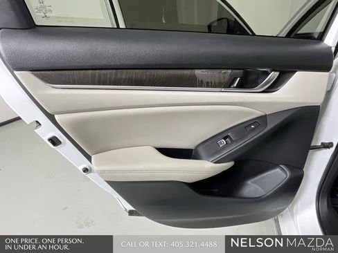 Used 2021 Honda Accord Touring image 18