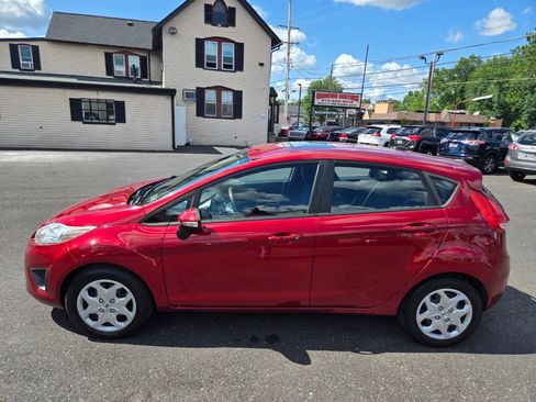 Used 2013 Ford Fiesta SE w/ Moon & Mood Pkg FWD image 9
