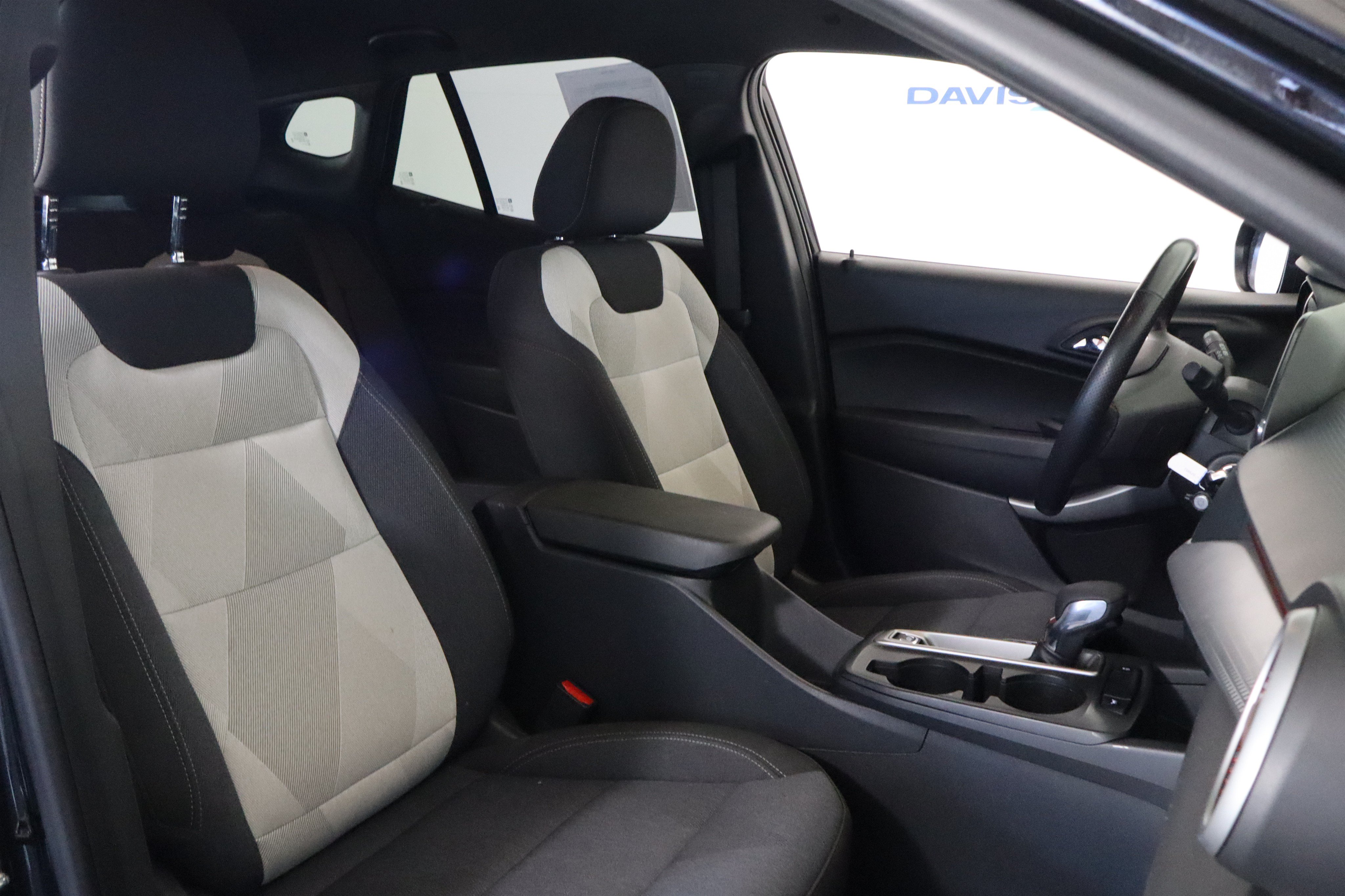 Used 2024 Chevrolet Trax RS FWD image 21