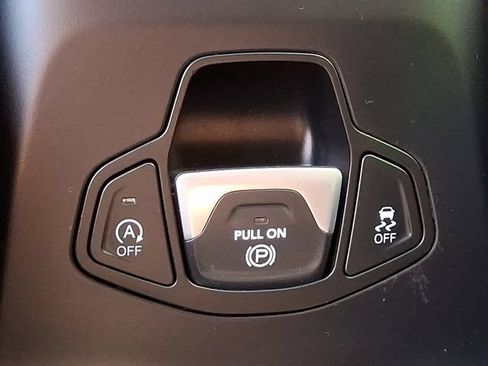 Used 2023 Jeep Renegade Latitude AWD/4WD image 26
