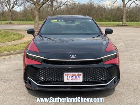 Used 2025 Toyota Crown Platinum image 2