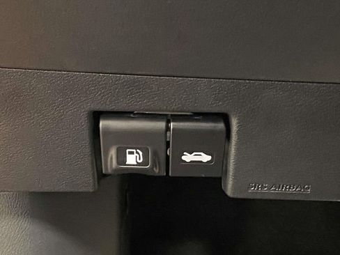 New 2025 Nissan Versa SV w/ Trunk Package image 18