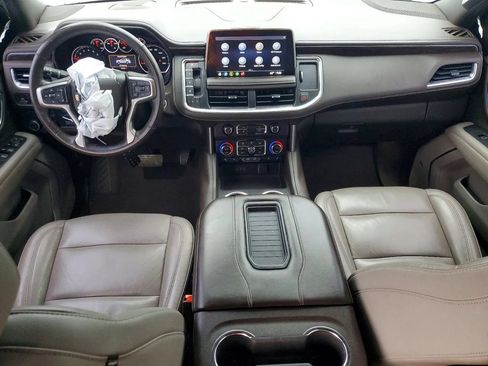 Used 2021 Chevrolet Suburban LT w/ LT Signature Package RWD image 8
