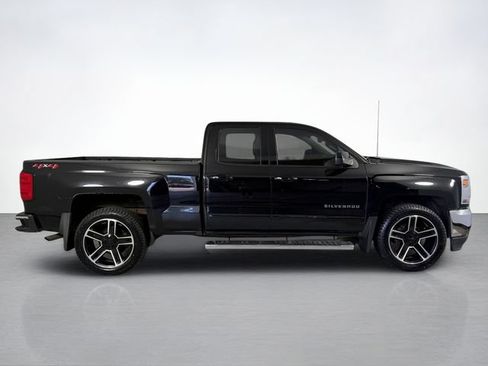 Used 2019 Chevrolet Silverado 1500 LT w/ LPO, Black Pack AWD/4WD image 2