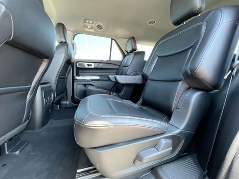 Used 2023 Ford Explorer XLT w/ Equipment Group 202A AWD/4WD image 19