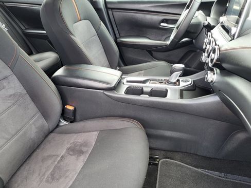 Certified 2025 Nissan Sentra SR w/ Midnight Edition FWD image 9