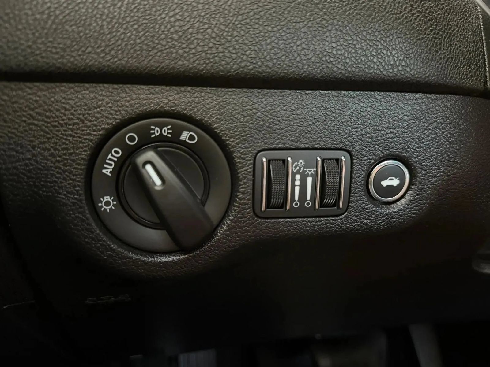 Used 2021 Dodge Charger SXT RWD image 26