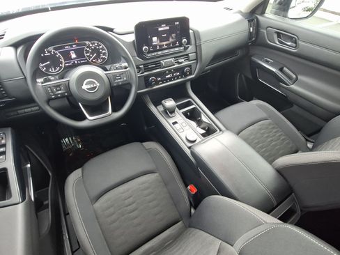 Certified 2025 Nissan Pathfinder S AWD/4WD image 19