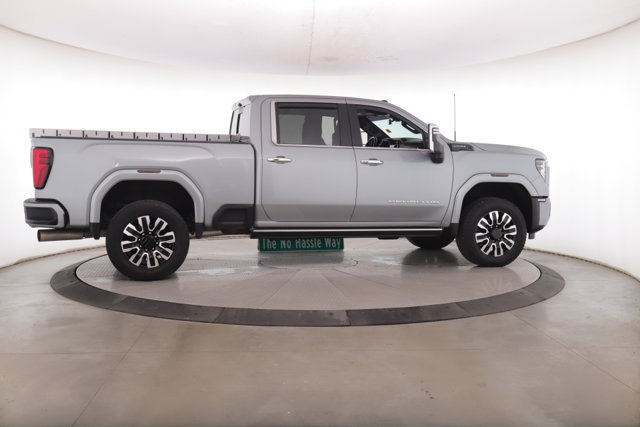 Used 2025 GMC Sierra 3500 Denali Ultimate AWD/4WD image 6
