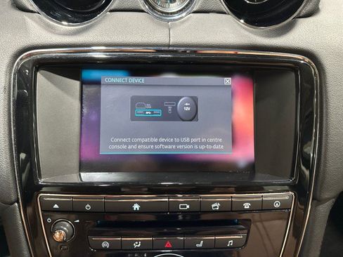 Used 2016 Jaguar XJ R-Sport RWD image 71