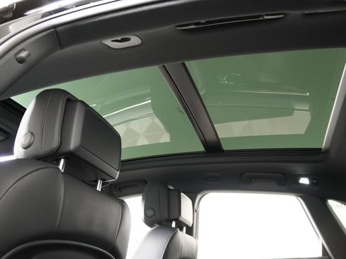 Certified 2026 Porsche Macan Turbo AWD/4WD image 20