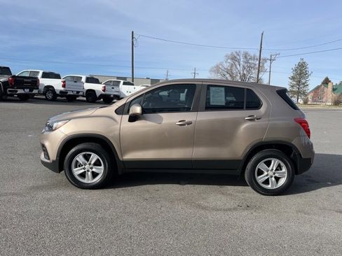 Used 2018 Chevrolet Trax LS image 11