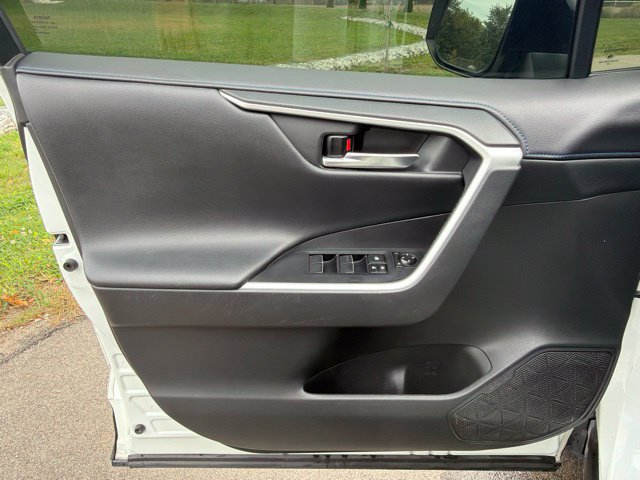 Used 2021 Toyota RAV4 XSE AWD/4WD image 25