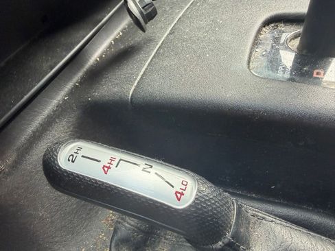Used 2003 Jeep Liberty Sport AWD/4WD image 6