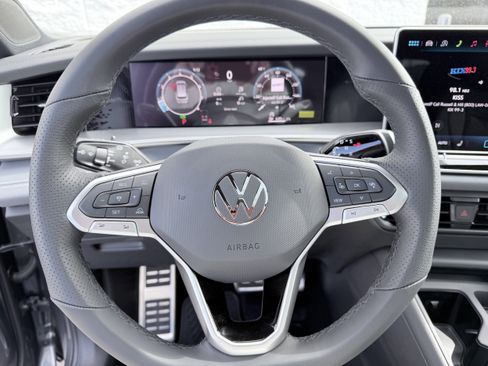 New 2026 Volkswagen Tiguan SE R-Line AWD/4WD image 16