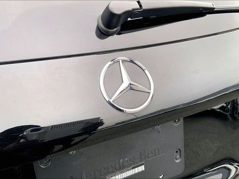 Used 2018 Mercedes-Benz GLC 300 4MATIC image 28