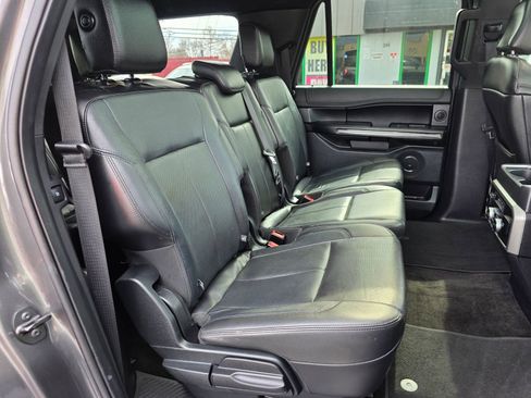 Used 2018 Ford Expedition Max XLT image 11