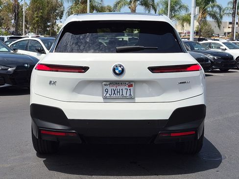 Used 2024 BMW iX xDrive50 AWD/4WD image 9