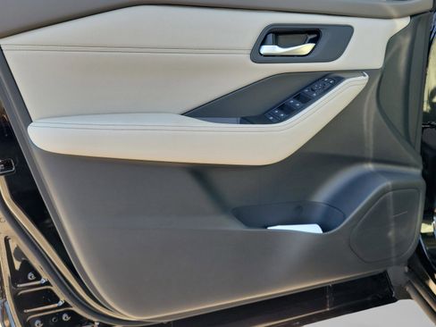 New 2026 Nissan Rogue SV image 32