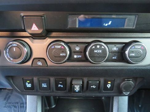 Certified 2022 Toyota Tacoma TRD Off-Road w/ Technology Package image 30