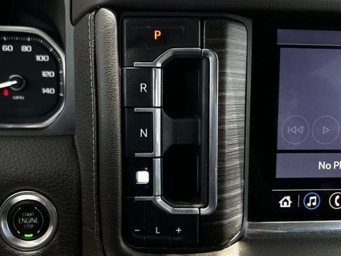 Used 2021 GMC Yukon Denali w/ Denali Ultimate Package AWD/4WD image 23