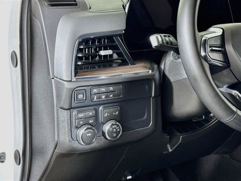 Certified 2026 Chevrolet Suburban LT w/ Comfort Package AWD/4WD image 8