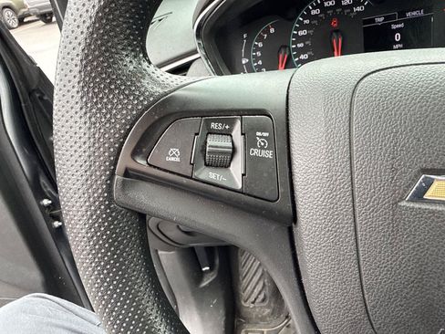 Used 2020 Chevrolet Trax LS w/ Tint and Cruise Package FWD image 10