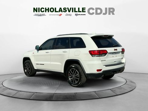 Used 2018 Jeep Grand Cherokee Trailhawk w/ Trailhawk Luxury Group AWD/4WD image 3