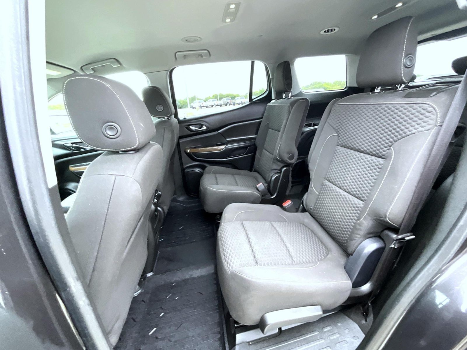 Used 2017 GMC Acadia SLE FWD image 28