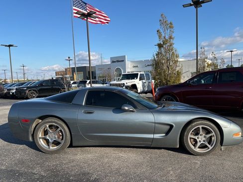 Used 2004 Chevrolet Corvette Coupe image 1