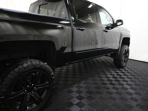 Used 2018 Chevrolet Silverado 1500 LTZ Z71 w/ Midnight Edition image 21