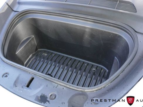 Used 2024 Tesla Model Y 2WD image 32