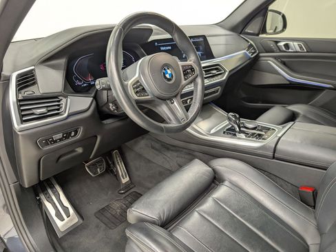 Used 2021 BMW X5 xDrive40i w/ M Sport Package image 4