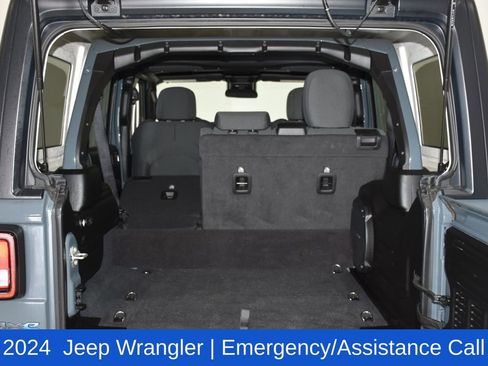 Used 2024 Jeep Wrangler Unlimited w/ Convenience Group AWD/4WD image 29