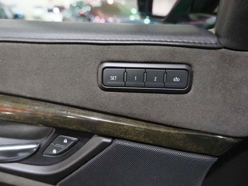 Used 2020 Cadillac Escalade ESV Platinum image 19