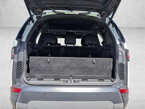 Used 2018 Land Rover Discovery HSE image 6