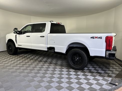Used 2024 Ford F350 XLT image 22