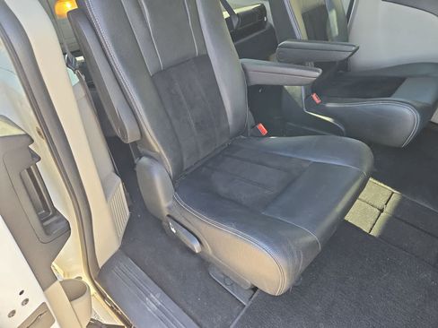 Used 2018 Dodge Grand Caravan SXT FWD image 20
