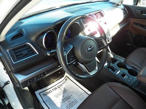 Used 2018 Subaru Outback 3.6R Touring image 6