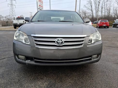 Used 2005 Toyota Avalon Limited image 2