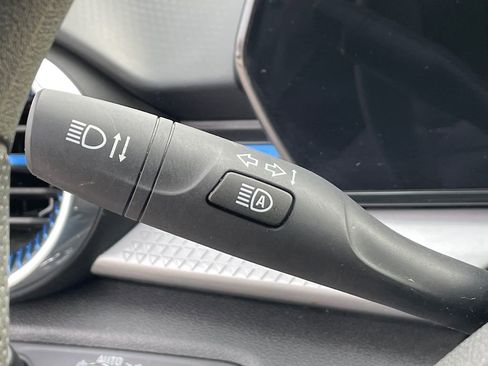 Used 2024 Chevrolet Trax LT image 32