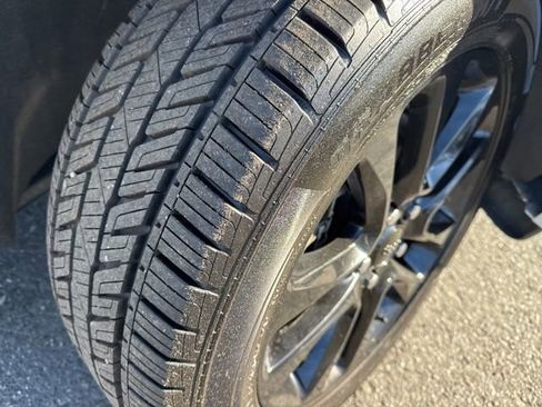 Certified 2022 Jeep Grand Cherokee Laredo X image 8