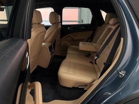 Used 2019 Porsche Cayenne S AWD/4WD image 12
